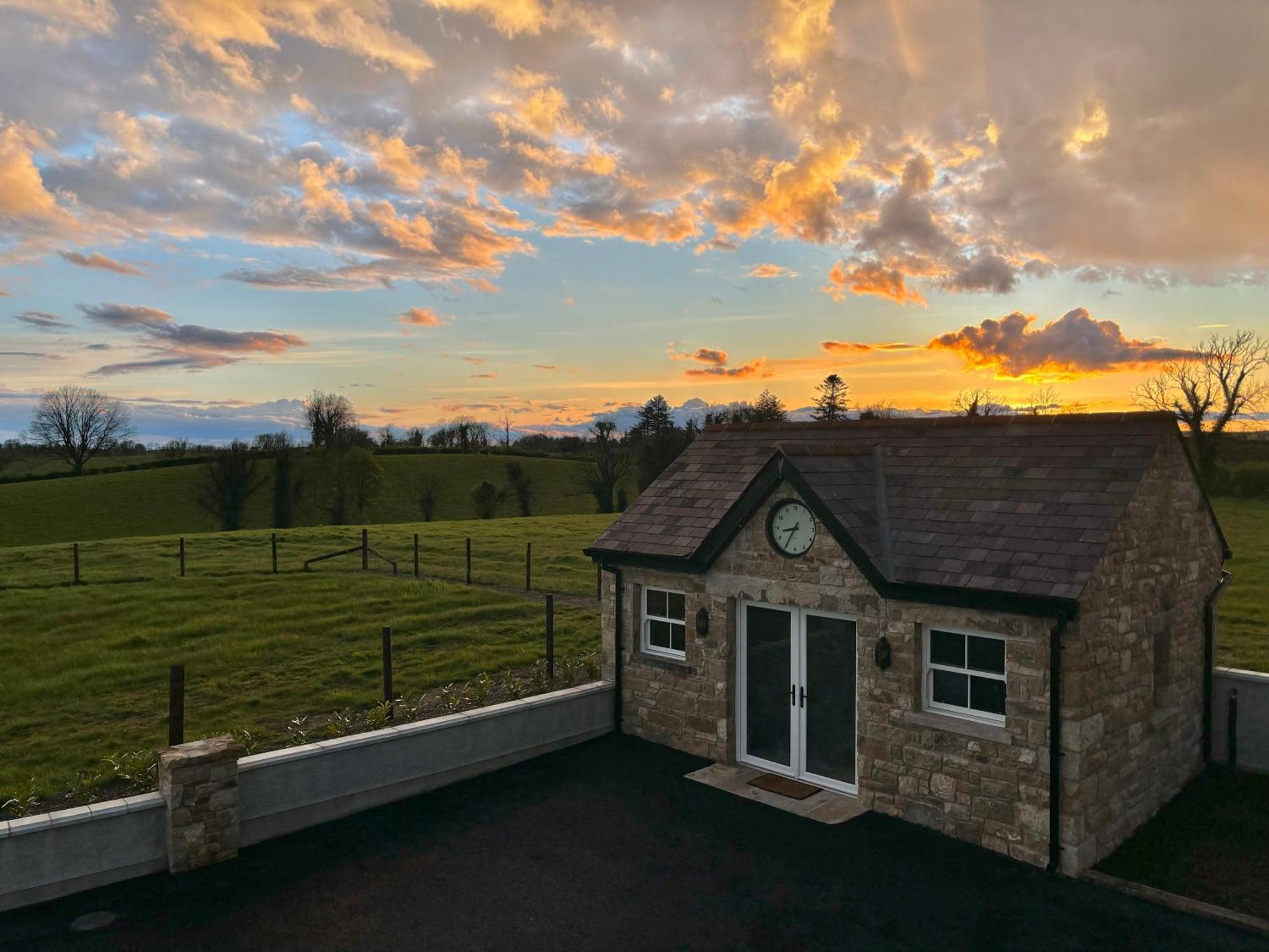 The Old Barn Villa Fivemiletown Exterior foto